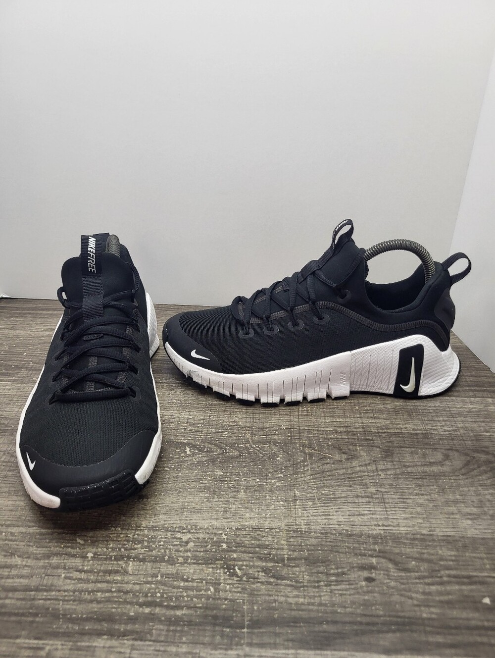 Nike Free Metcon 6 Women's Size 8 US Black White Training Gym Shoes Sneakers